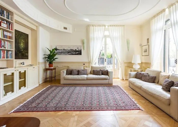 Milan City Center Luxury Apartment With Balcony