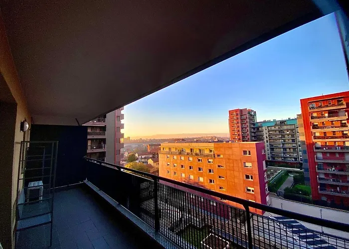 Triumph Tower Milano Politecnico