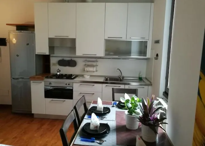 Bilocale Zona Isola 5 Minuti Metro Mm5 - Pollaiuolo