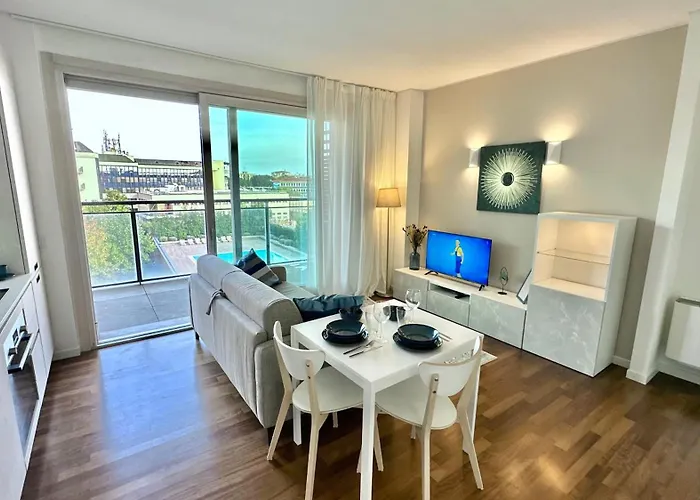 Giax Tower Premium Modern Milanese Flat With Gym Pool View & Box