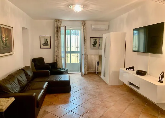 Central Apartment In Villa, Garden And Netflix