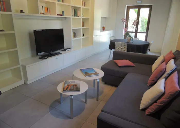 Rossi 9 Apartment