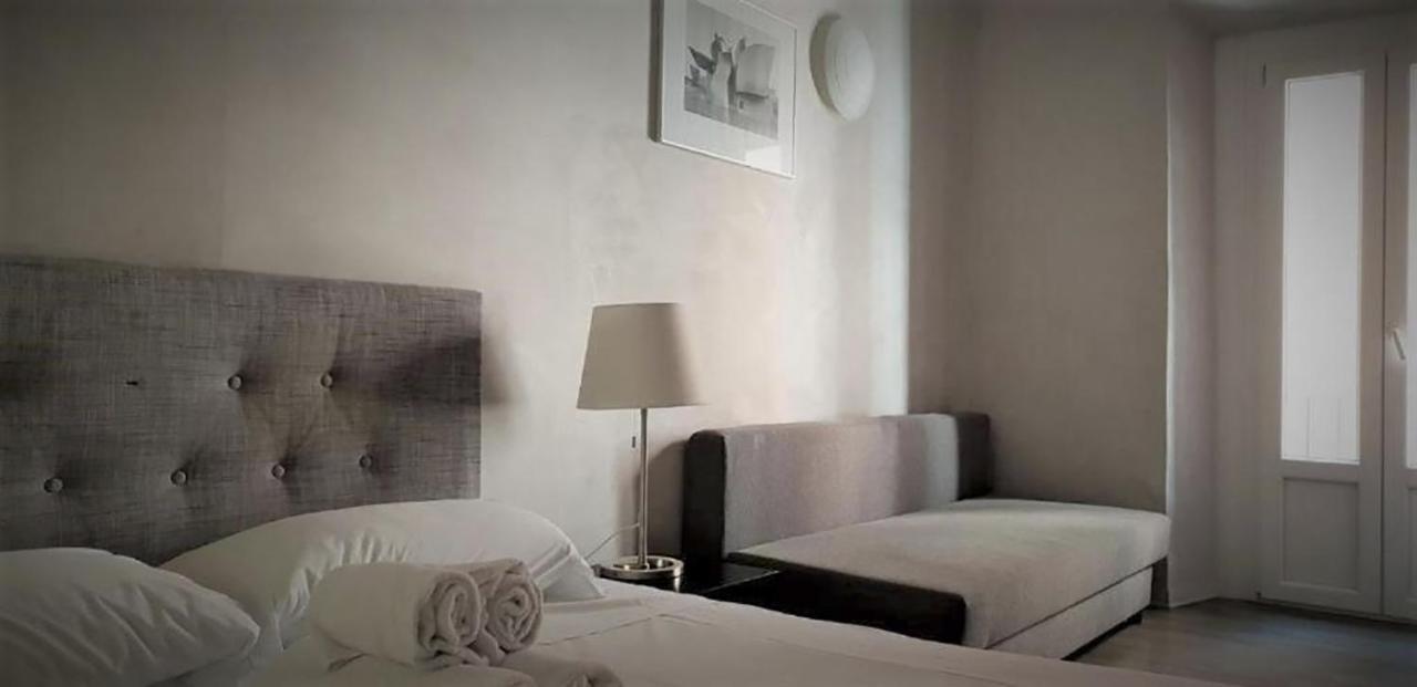 Dhomes - And Apartment