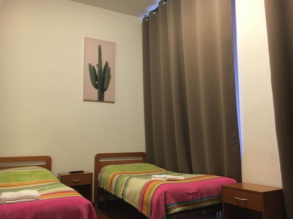 Hotell Brivio 2*