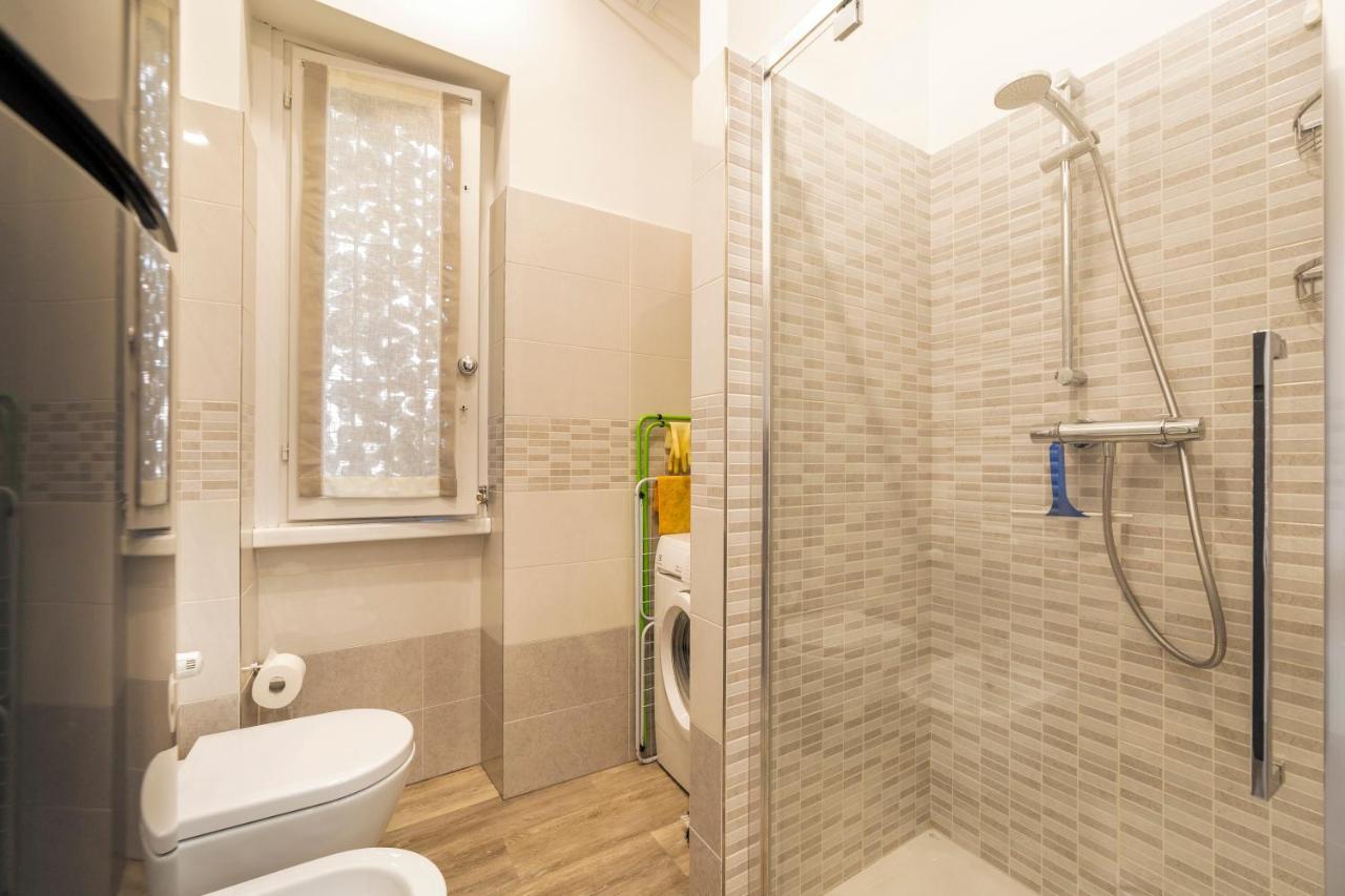 Guesthost - Lovely Near Piazza Firenze! Apartment *