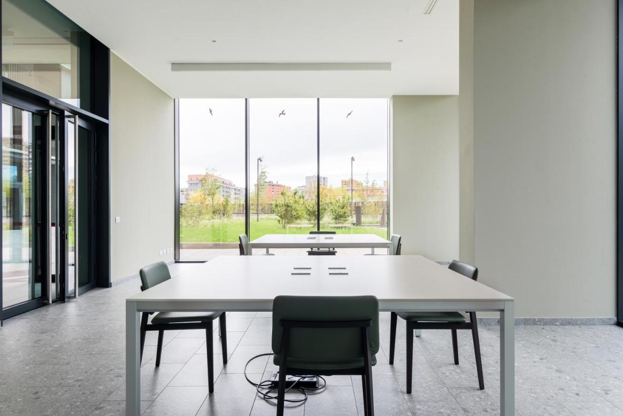 Joivy Uptown Flats With Balcony, Good Connection To Centre Apartment
