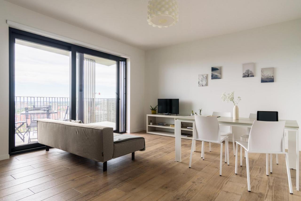 Apartment Joivy Uptown Flats With Balcony, Good Connection To Centre
