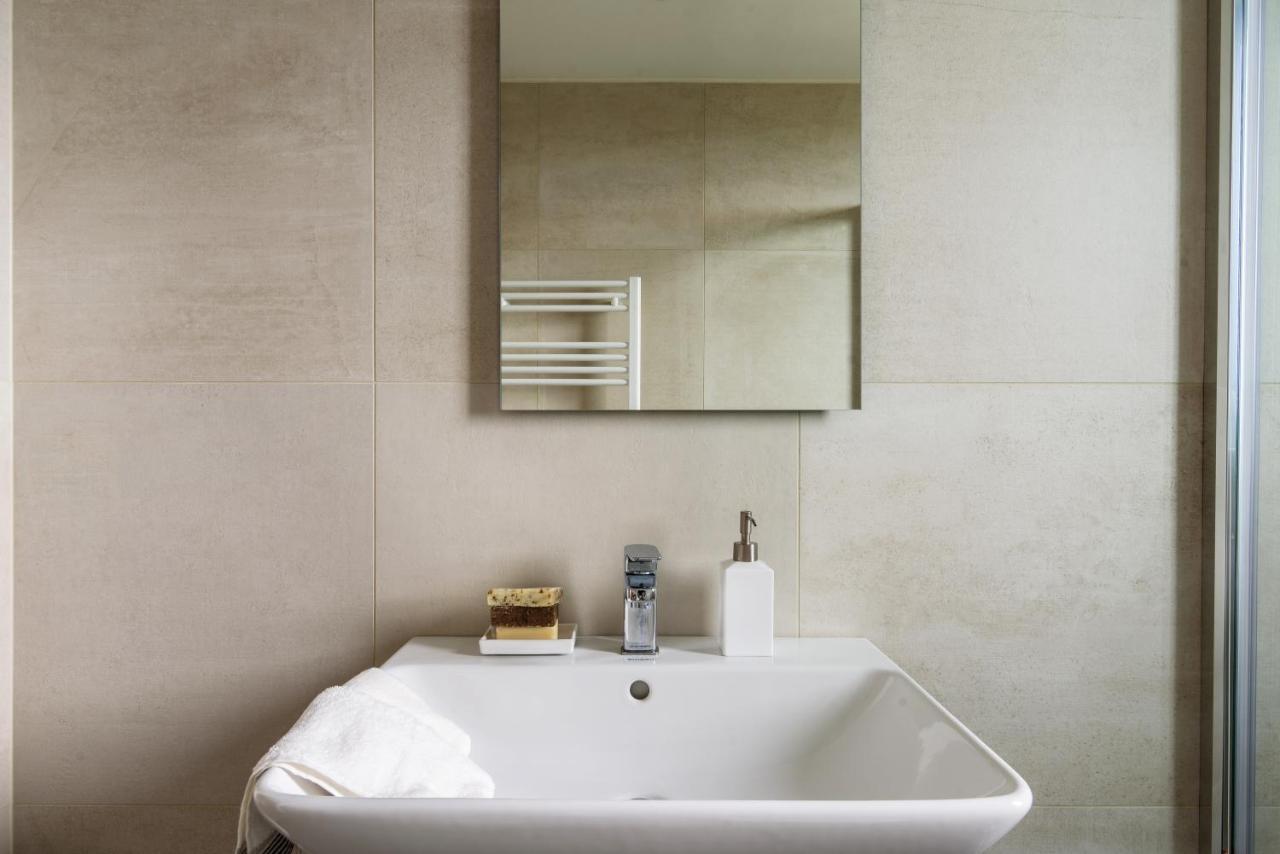 Joivy Uptown Flats With Balcony, Good Connection To Centre Apartment Milan