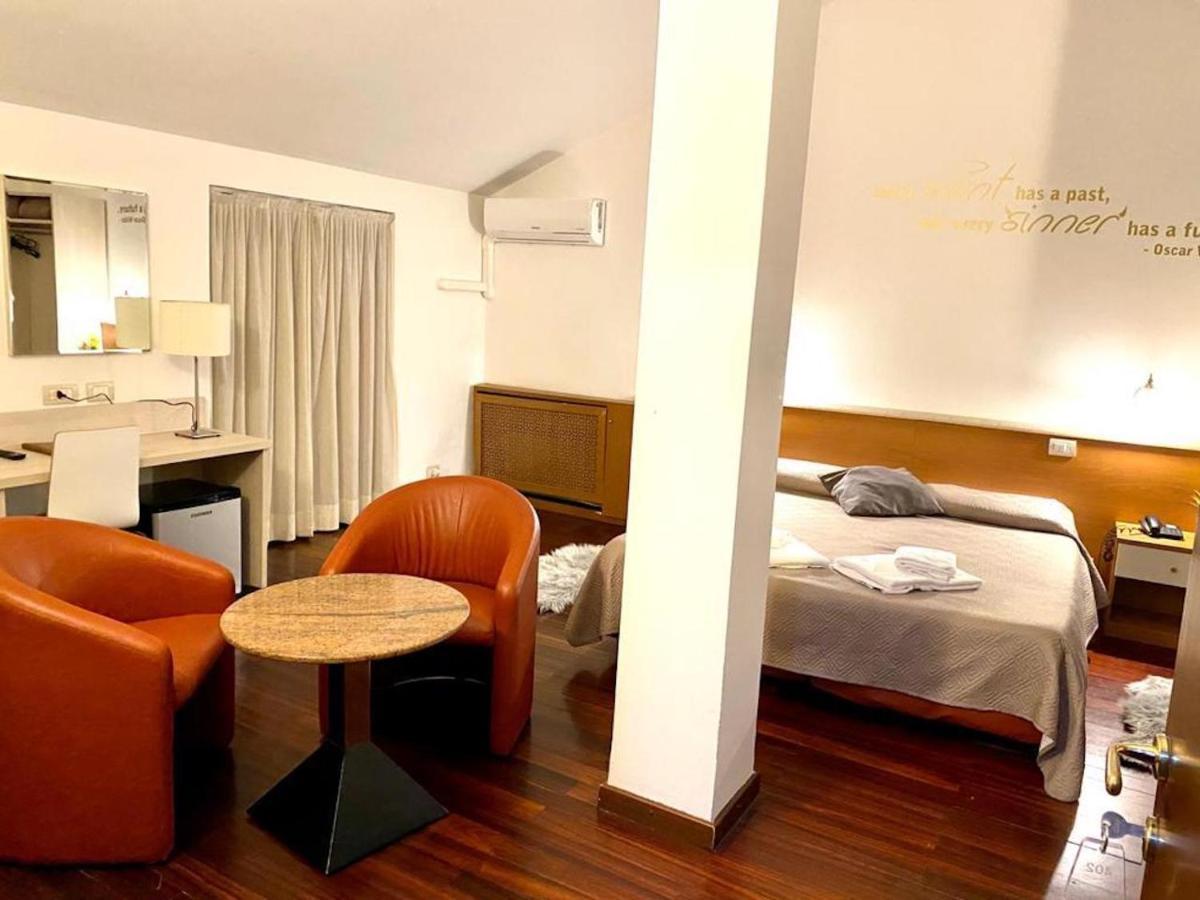 Hotel Ares Milan