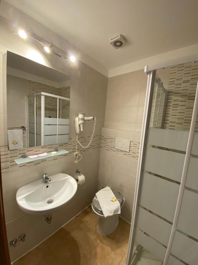 Atena Hotel