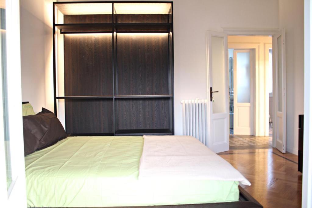 Lacaralele1 Milano