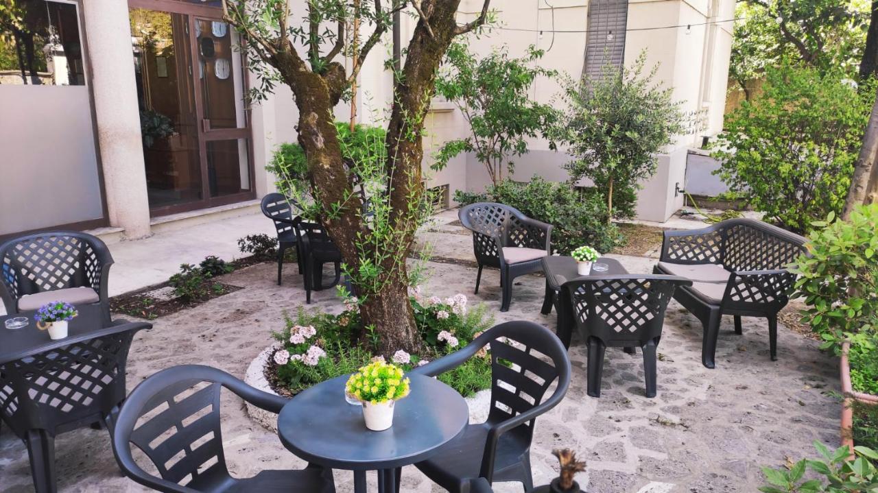 Hotel Mokinba Montebianco Mailand