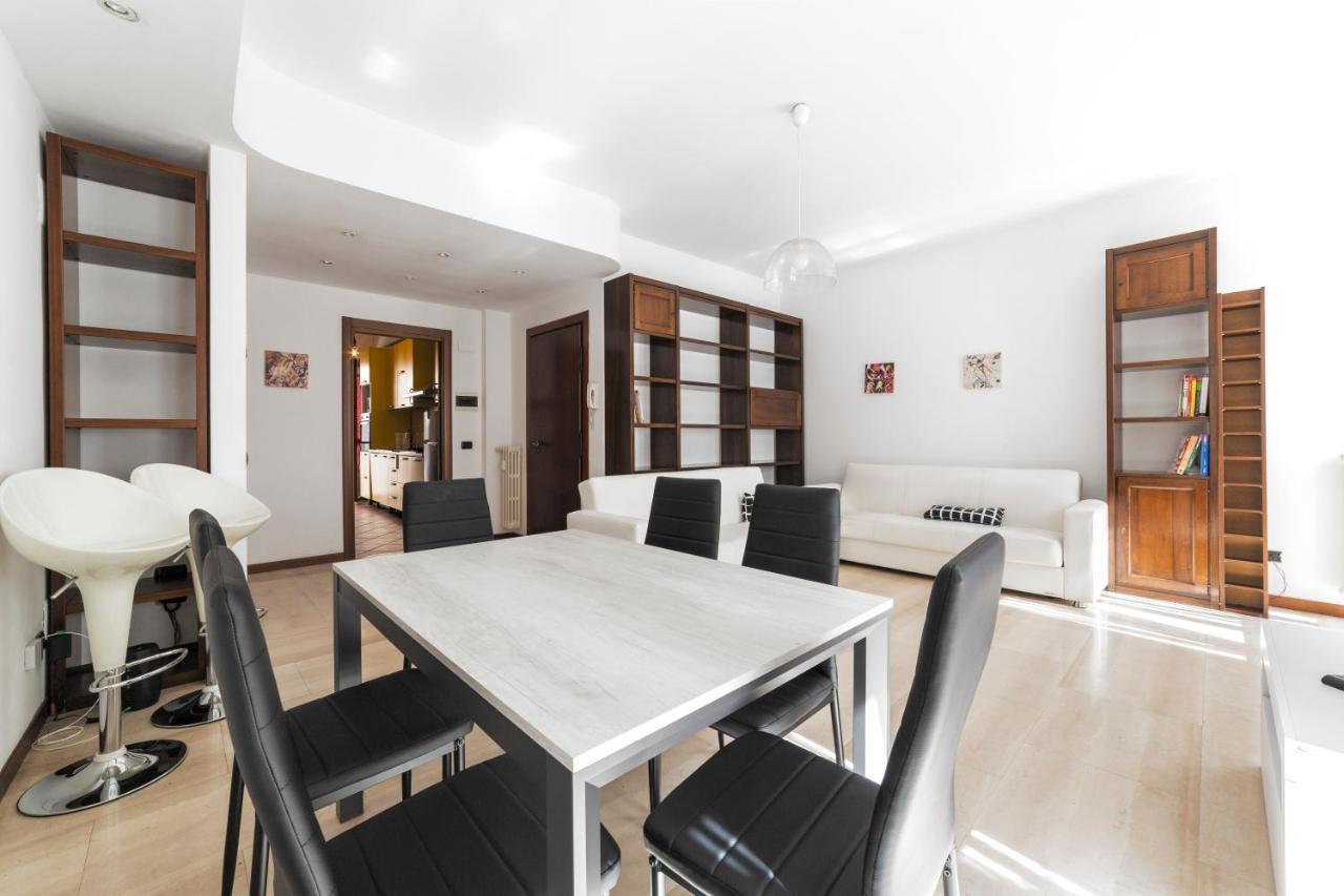 Cenisio M5 Lovely - With Balcony! * Milano