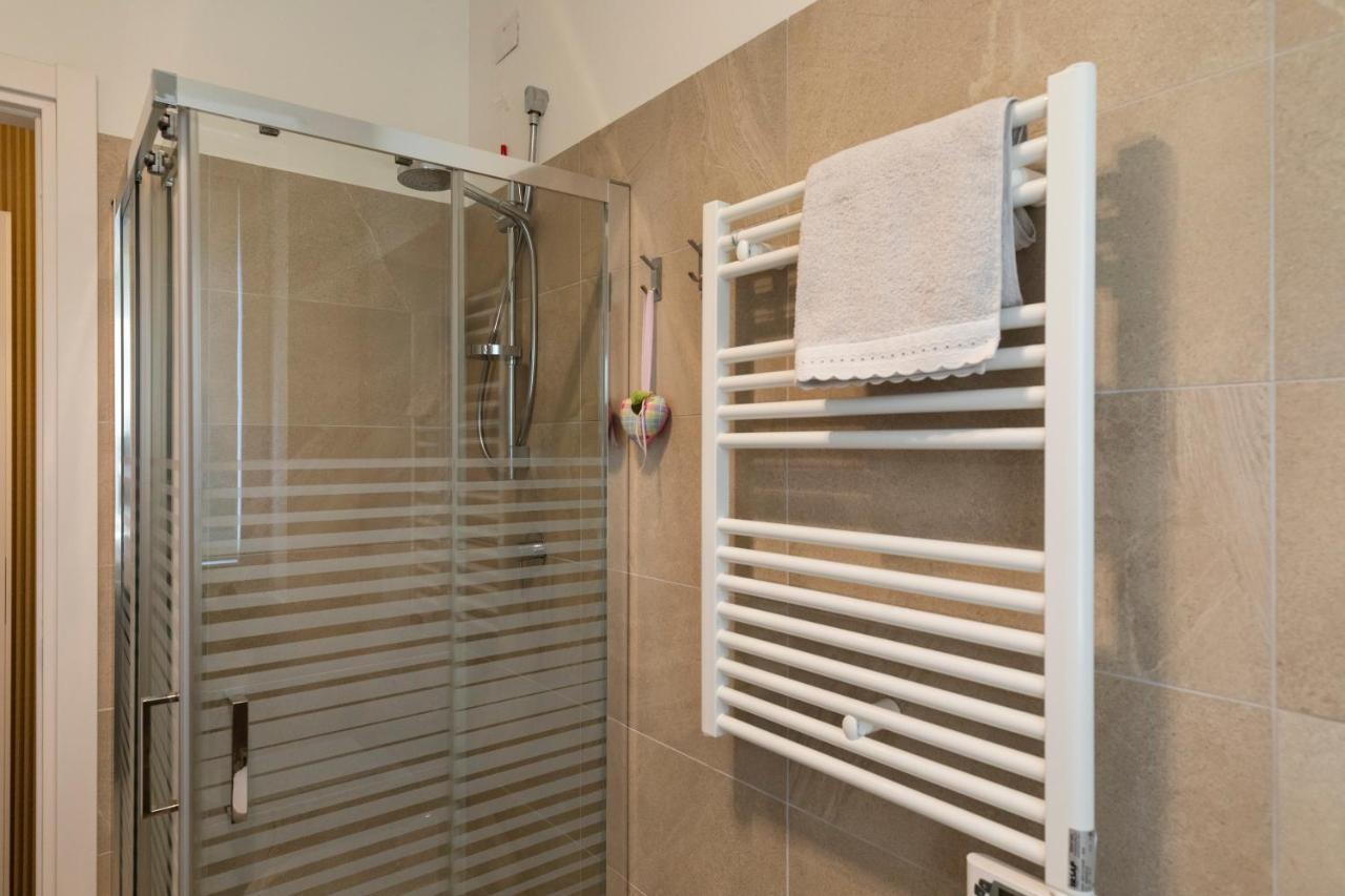 West - Modern And Comfortable