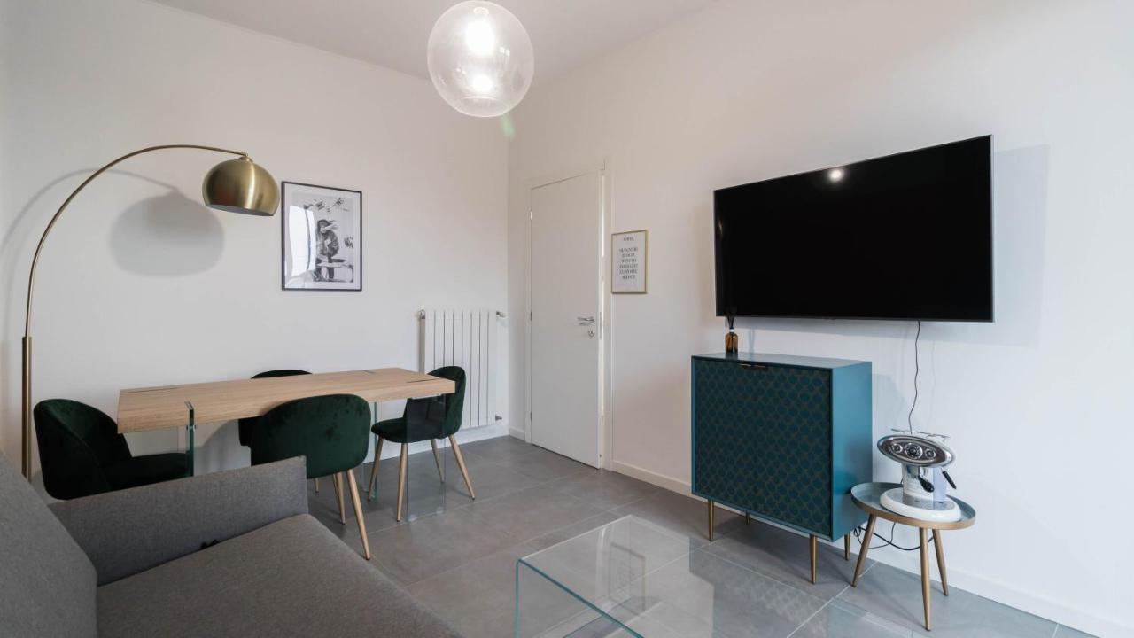 Apt24 - Modern With Balcony * Milano