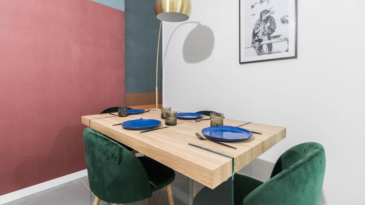 Apt24 - Modern With Balcony Milano
