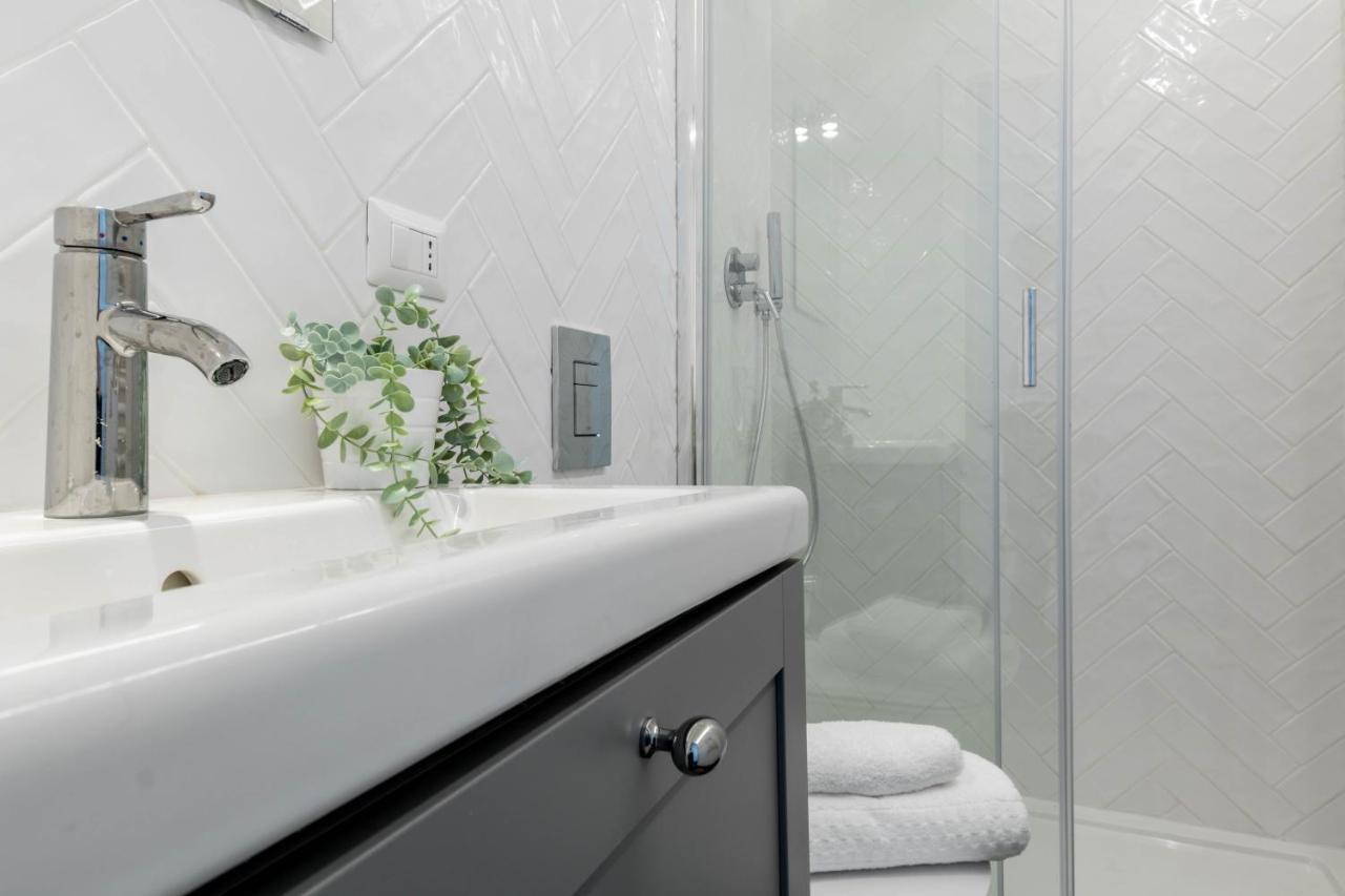 Joivy Chic For 3 Close To Sempione Park Appartamento