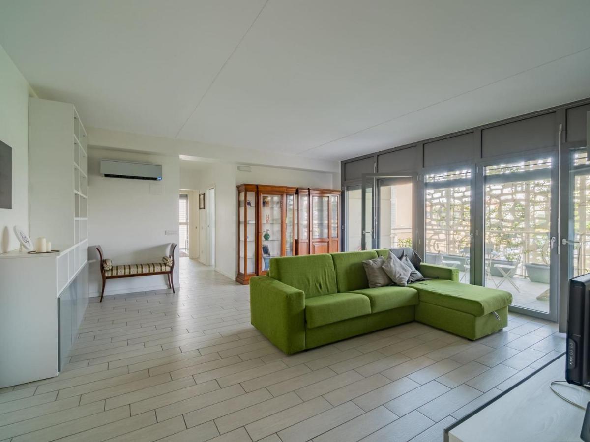 The Best Rent - Spacious Four-bedroom Close To Forlanini Distrct Milano