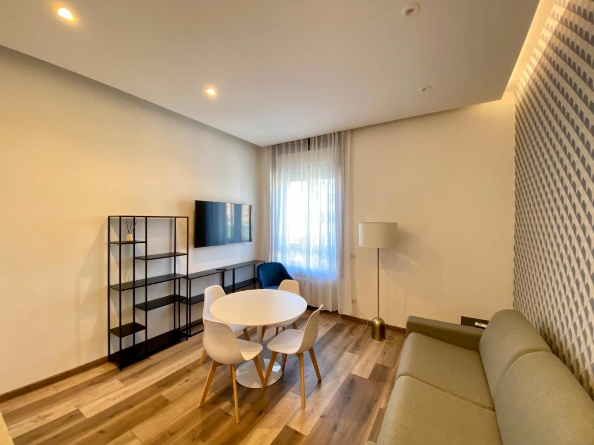 Boutique Moscova * Mailand
