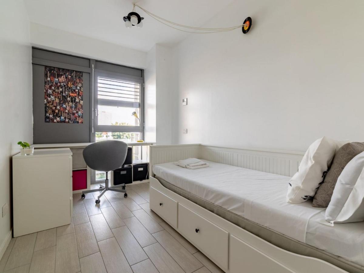 The Best Rent - Spacious Four-bedroom Close To Forlanini Distrct Leilighet *