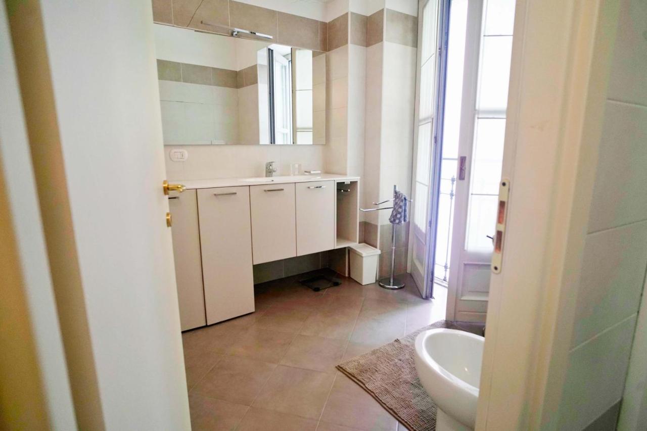 Chic 1bdr With Shared Terrace Steps From Duomo By Rentopolis Apartment Milan