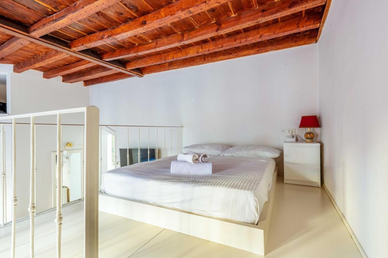 Cozy And Fancy Studio On The Navigli By Easylife