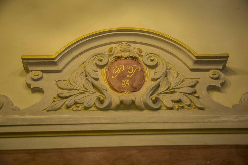 Hotel Petit Palais De Charme 4*