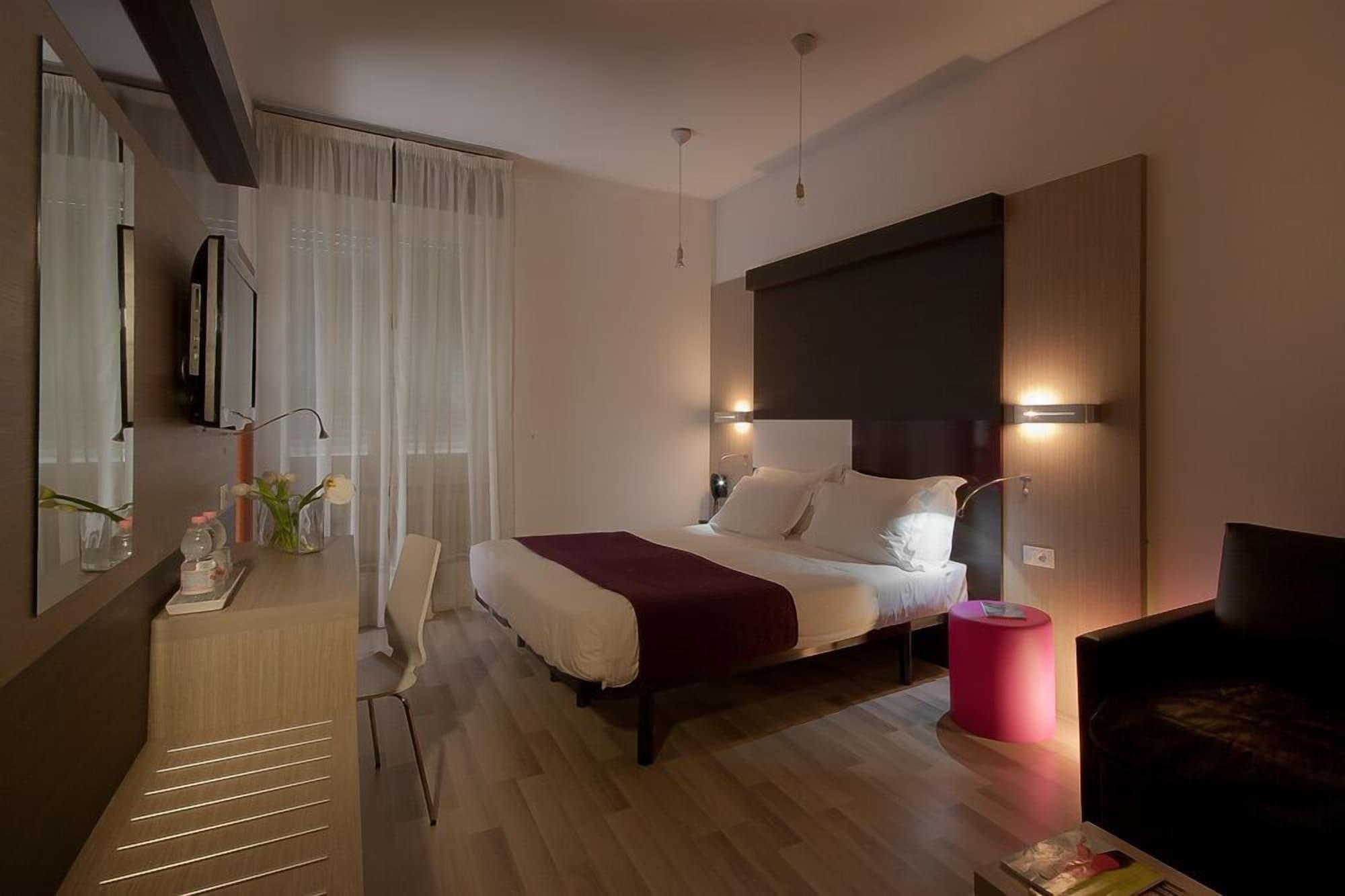 Genius Downtown 3*