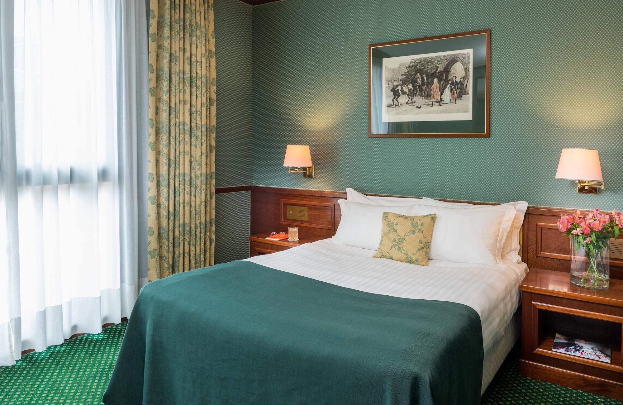 Leonardo City Center 4*
