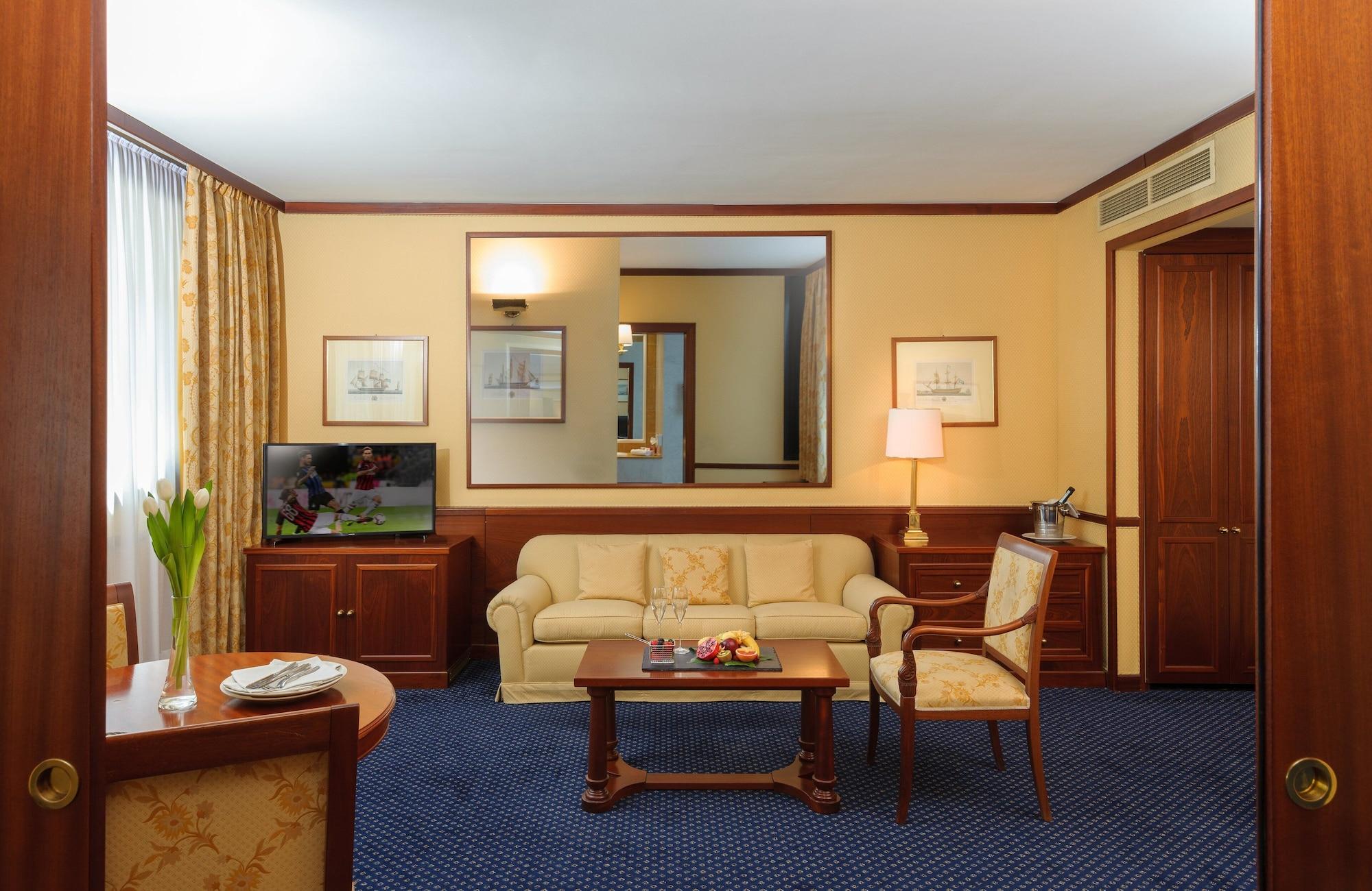 Leonardo City Center 4*