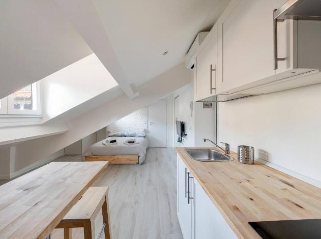 Leilighet Sammartini Nice Attic