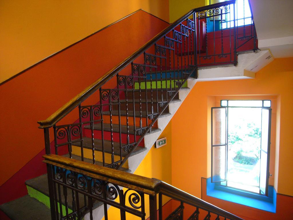 Hostel California *