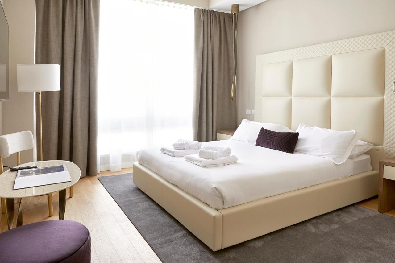 Prestige Boutique -piazza Duomo * Milaan