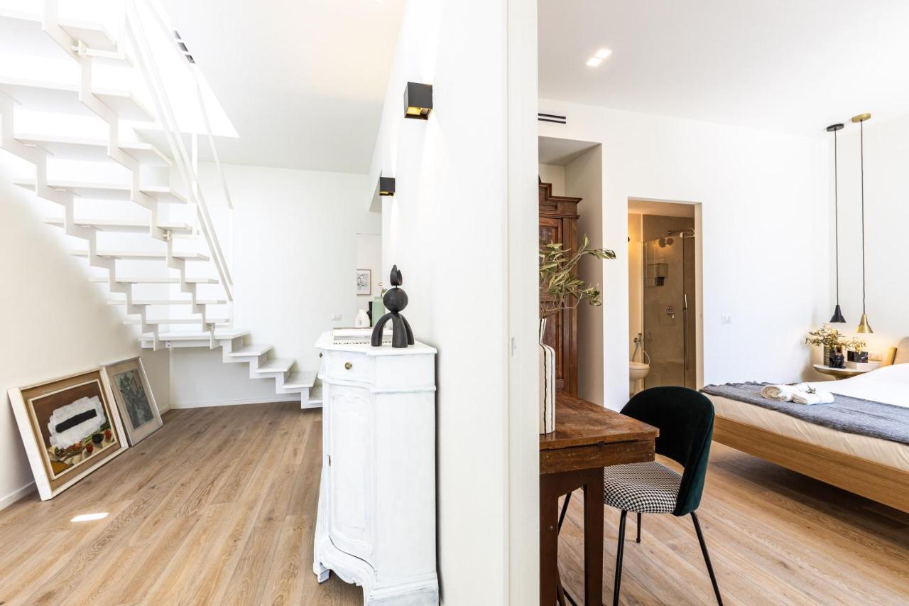 *villa Olivo*with Private Terrace&jacuzzi + 3bedrooms * Milano