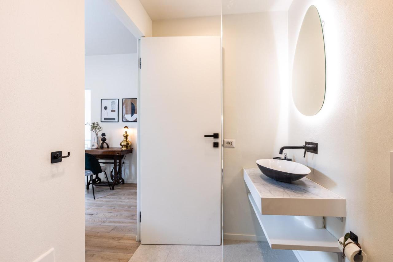 *villa Olivo*with Private Terrace&jacuzzi + 3bedrooms Milano