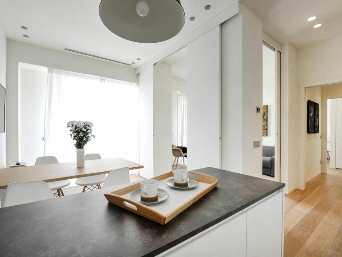 Palazzo Beltrade By Halldis Apartment Milan