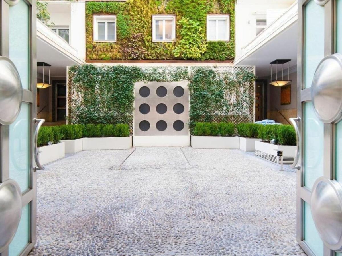 Palazzo Beltrade By Halldis Apartment Milan