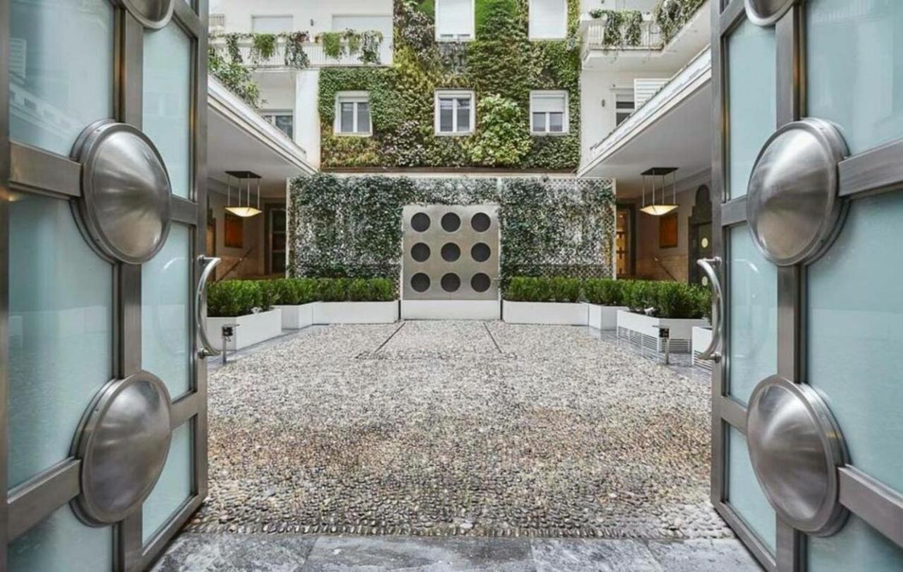 Palazzo Beltrade By Halldis Apartment