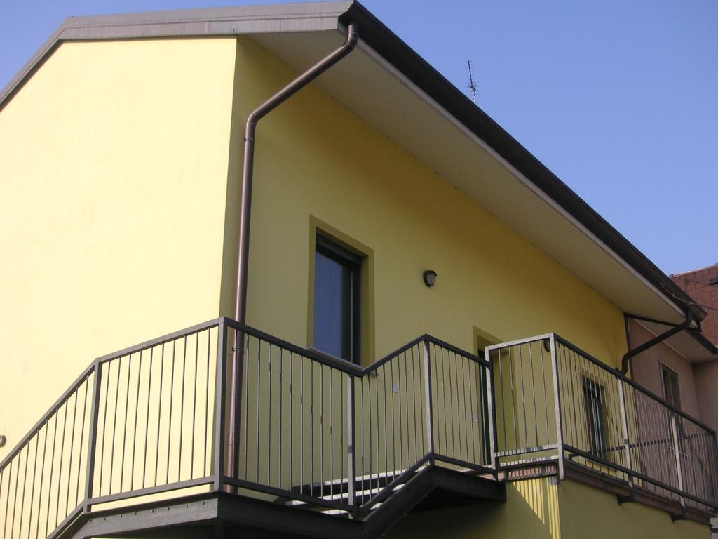 Apartment Rho *