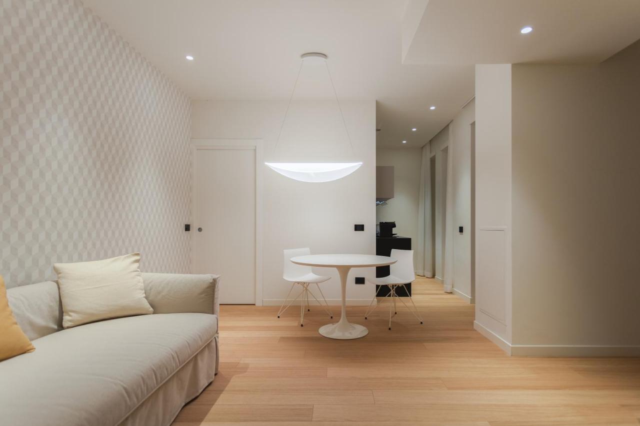 Sant'ambrogio Apartments, Reception H24 Apartment