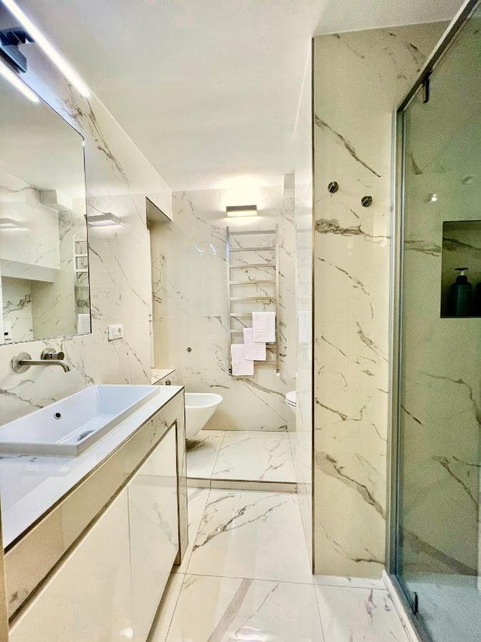 Apartment Arco Della Pace, *