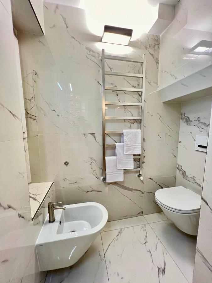 Apartment Arco Della Pace, *