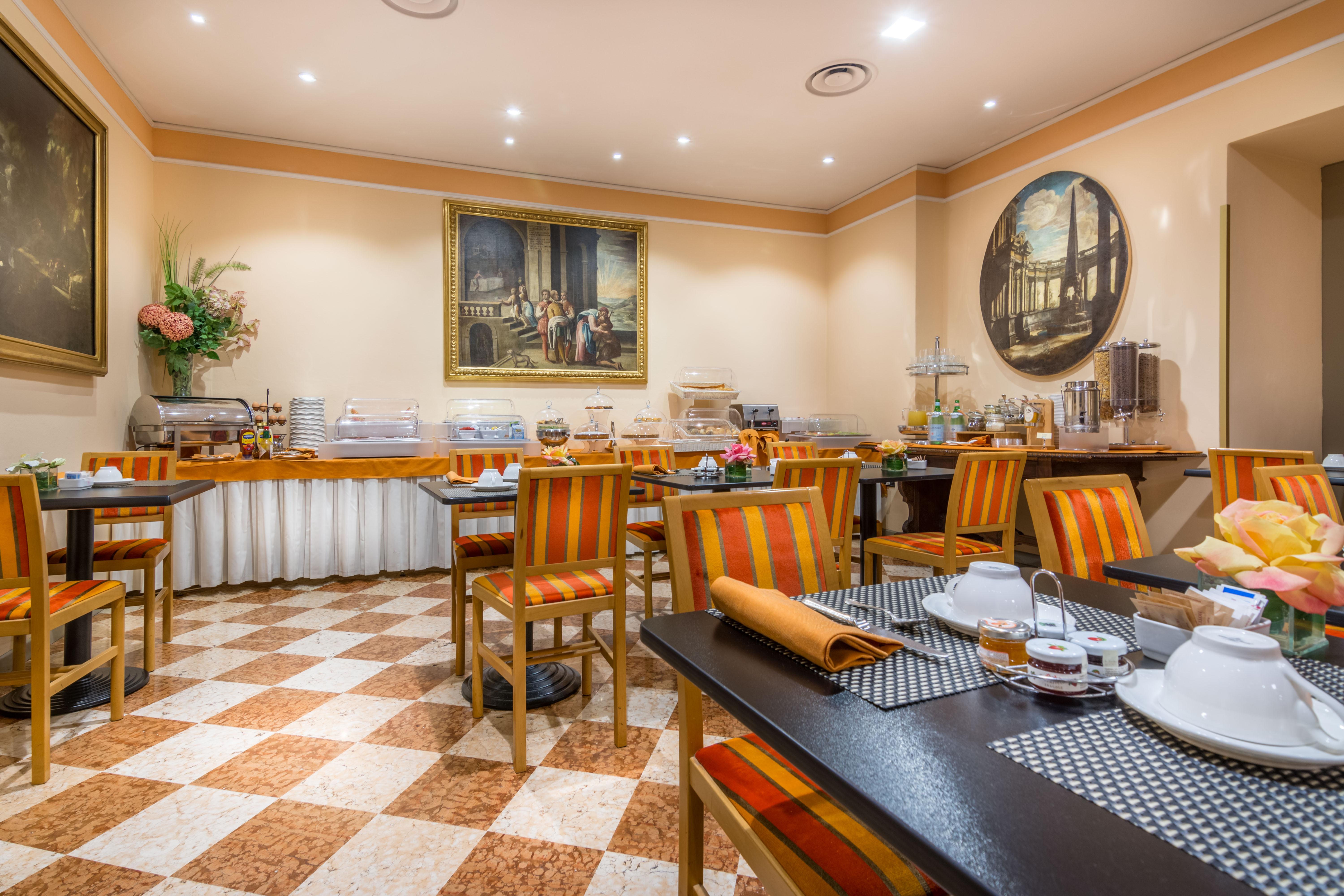 Regina Hotel 4*