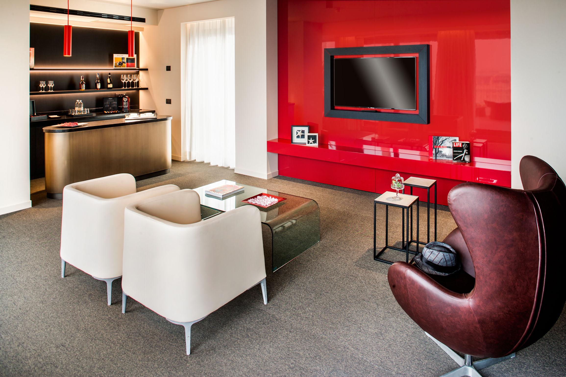 Glam Hotel