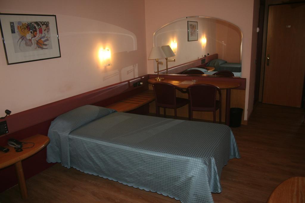 Albert Hotel