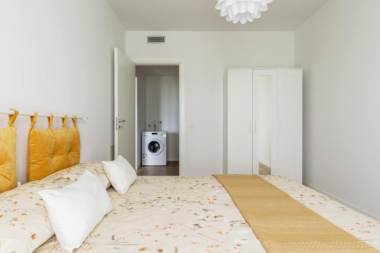Apartment Joivy Uptown Flats With Balcony, Good Connection To Centre Milan