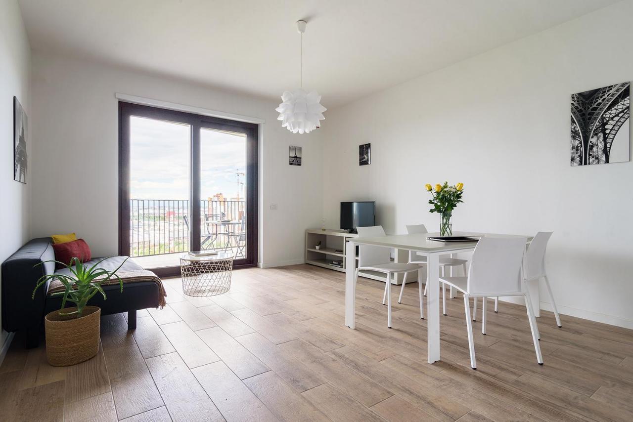 Joivy Uptown Flats With Balcony, Good Connection To Centre