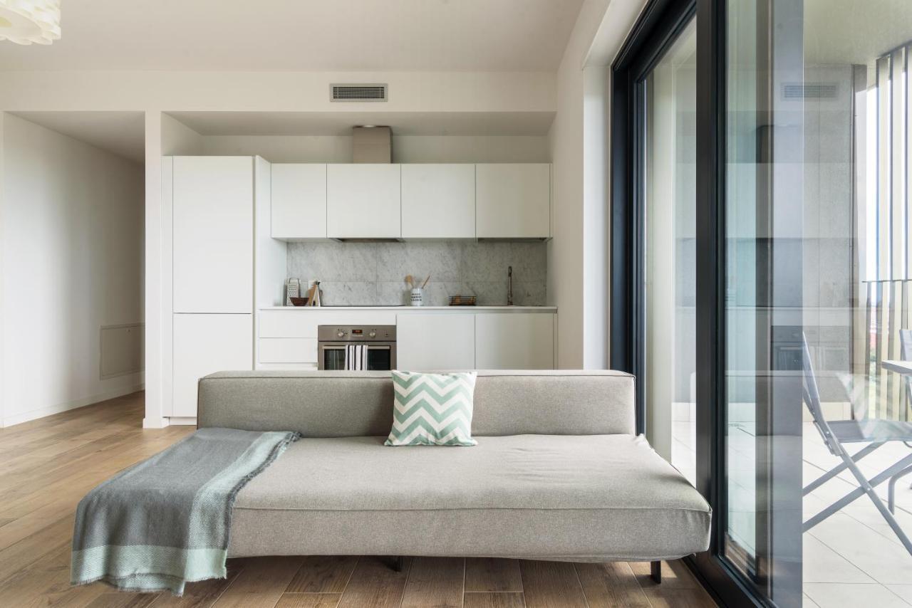 Joivy Uptown Flats With Balcony, Good Connection To Centre *