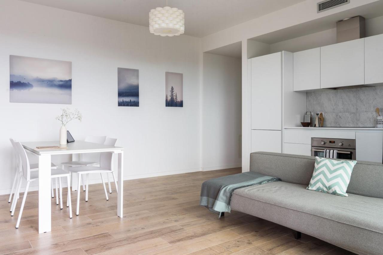Apartment Joivy Uptown Flats With Balcony, Good Connection To Centre Milan