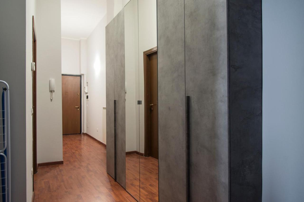 Youhosty - Venini 59 * Milano